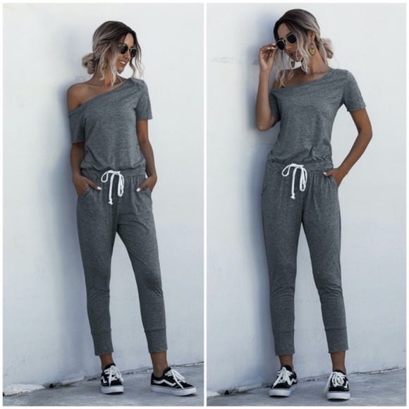 Comfy Black off shoulder waist tie pocket jumpsuit - Picture 2 of 9